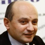 Ստյոպա Սաֆարյանը՝ Նաիրա Զոհրաբյանին. «Տանձն անընդհատ փորձում է ապացուցել, որ ինքը լավ խնձոր կլինի» Ստյոպա Սաֆարյանը՝ Նաիրա Զոհրաբյանին. «Տանձն անընդհատ փորձում է ապացուցել, որ ինքը լավ խնձոր կլինի»