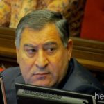 Պատգամավոր Նովոն լրագրողներին․ «Էս լակոտները գալիս են ստեղ, չեն թողնում լսենք»
