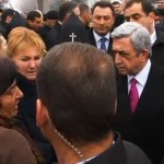 «Եկել ես ստեղ, որ ի՞նչ անես»՝ ՀՀ նախագահի այս հարցի հասցեատերը ՀՀԿ շտաբի դիմաց ՀՀԿ-ի գովքն է անում (Տեսանյութ) «Եկել ես ստեղ, որ ի՞նչ անես»՝ ՀՀ նախագահի այս հարցի հասցեատերը ՀՀԿ շտաբի դիմաց ՀՀԿ-ի գովքն է անում (Տեսանյութ)