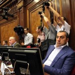 Գալուստ Սահակյանը՝ Սամվել Ալեքսանյանին. «Ինչ վատ է, թող տոպկի» Գալուստ Սահակյանը՝ Սամվել Ալեքսանյանին. «Ինչ վատ է, թող տոպկի»