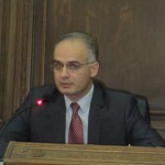 Լեւոն Զուրաբյան. «Գալուստ Սահակյանը պատմության մեջ կմնա  իր տափակ շուլուխներով»