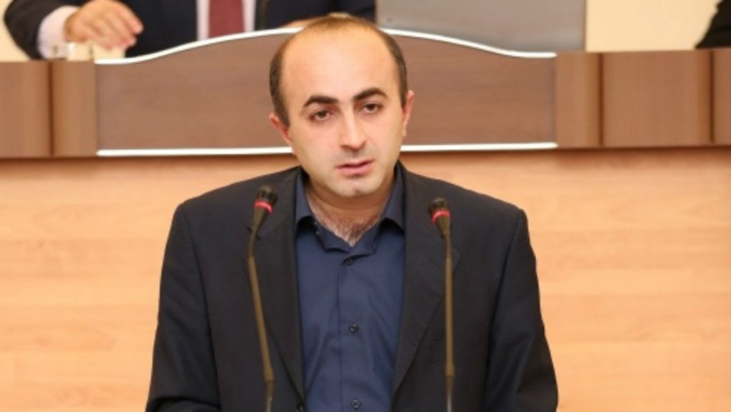 Էդուարդ Աղաբեկյանը որևէ շանս չունի անցնելու, և նա նույնպես դա գիտակցում է. Հայկ Խանումյան Էդուարդ Աղաբեկյանը որևէ շանս չունի անցնելու, և նա նույնպես դա գիտակցում է. Հայկ Խանումյան