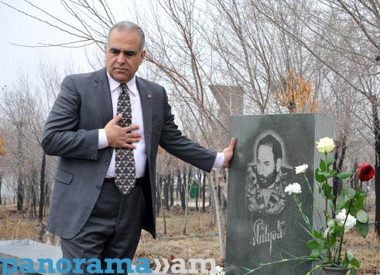 Սպարապետի մայրը` Րաֆֆուն. «Վազգեն Սարգսյանը եղել է երկրի առաջին զինվորն ու վերջին ֆիդային»
