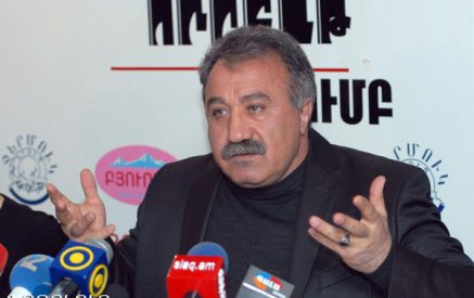 Սասուն Միքայելյան. «Տոնկիյ նամյոկ նա տոլստիյե օբստայատելստվա՞»