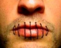 Մարմնի մեջ  ասեղներ մտցրած դատապարտյալը պատրաստվում է նորից կարել իր բերանը