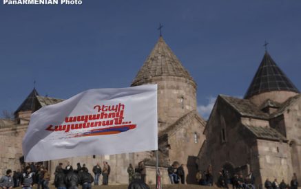 Հայաստանից հեռու՝ ապահով