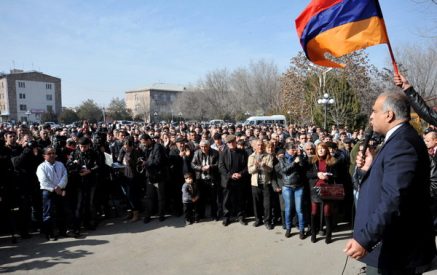 Րաֆֆի Հովհաննիսյանը՝ Խաչիկ Ասրյանին. «Չգիտեմ, արծիվ է, որը Նժդեհ է ասում, բայց Նժդեհից շատ հեռու են»