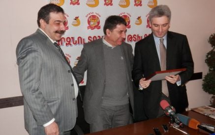 «Իրավունքը» պարգեւատրեց շախմատի տղամարդկանց հավաքականին