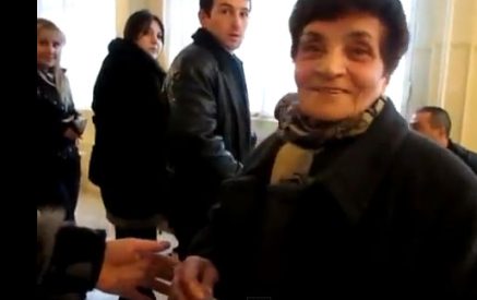 Տատ ու թոռ՝ նույն խցում