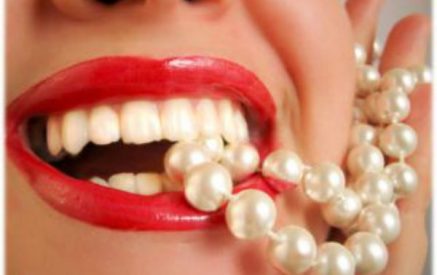 «Պետք է օգտագործել նաև ատամնաթելեր». Այսօր մերկապարուհիների եւ ատամնաբույժերի միջազգային օրն է