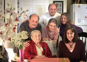 Patriot Ledger. «Հայոց ցեղասպանություն վերապրած հայուհին ԱՄՆ-ում նշել է իր 102- ամյակը»