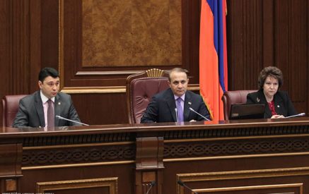 Վիճաբանություն ԱԺ-ում՝ Շարմազանովի վարման կարգի դեմ