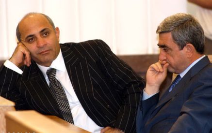 Սերժ Սարգսյանը գնդակն ուղարկեց մյուս կիսադաշտ. «Ժամանակ»