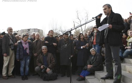 «Այդ բոլորը լոլոներ են». Ժիրայր Սեֆիլյանը՝ Սերժ Սարգսյանի առաջարկների մասին