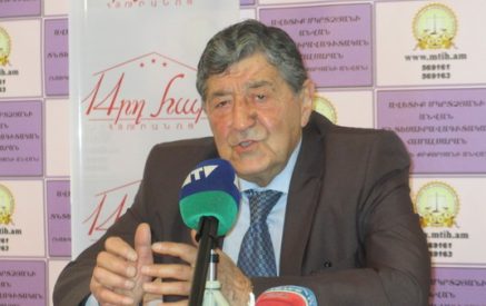 Սադոյանի համոզմամբ, իշխանափոխությունն այս փուլում ռեալ չէ
