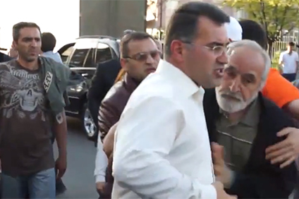 Վեճ և քաշքշուկ «Բարև Երևան» դաշինքի քարոզարշավի ժամանակ (Տեսանյութ)