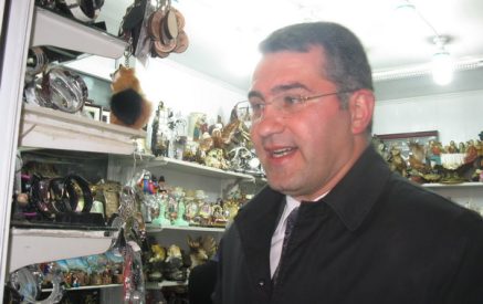 «Բարեւ ձեզ, ես Արմեն Մարտիրոսյանն եմ, բարի ընտրություն». Րաֆֆի Հովհաննիսյանի նման եւ նրանից տարբեր (Տեսանյութ)