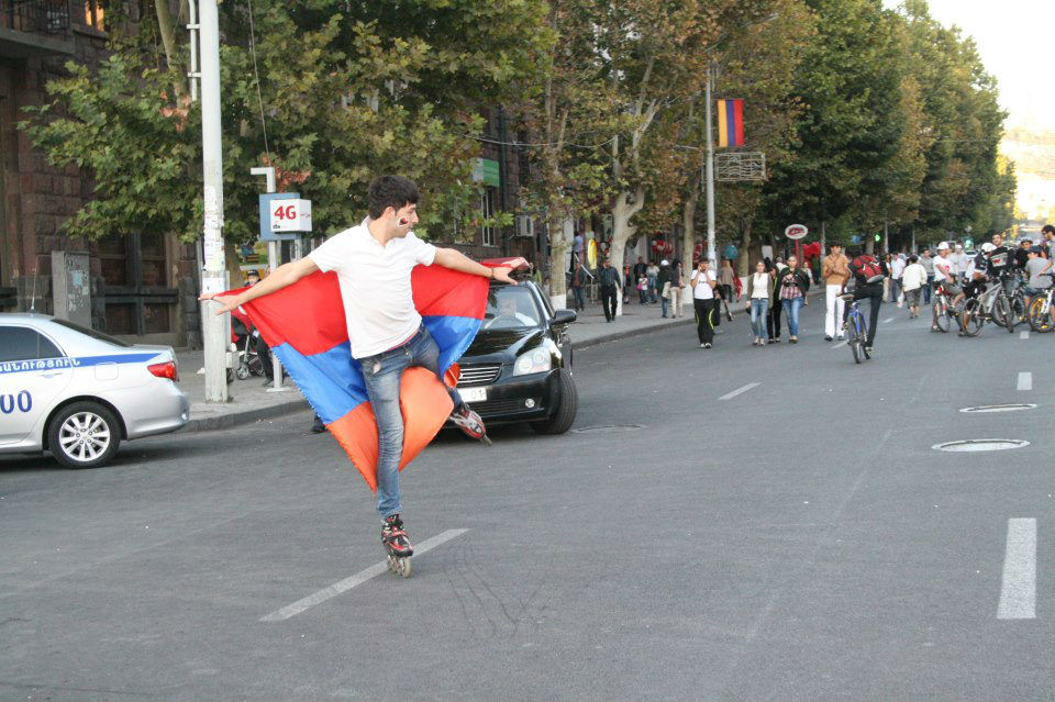 «Էն ռոլիկով տղեն» Աշոտ Ապերյանն է