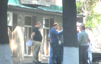 ԲՀԿ-ն հերքում է, թե փող են բաժանում (Տեսանյութ)