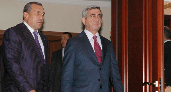 Սուրիկ Խաչատրյանին ու նրա նախկին տեղակալին հեռացրել են կառավարության որոշմամբ