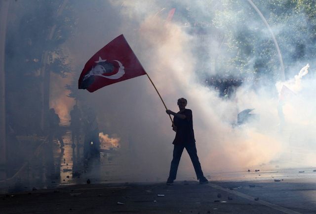 Թուրքագետ. «Թուրքիայում ինչ բախումներ եւ շարժումներ լինեն, դրանից տուժում են միայն ազգային փոքրամասնությունները»