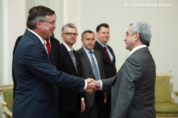 Սերժ Սարգսյանն ընդունել է ԵԱՀԿ գործող նախագահ, Ուկրաինայի ԱԳ նախարար Լեոնիդ Կոժարային
