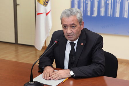 Երեւանի քաղաքապետարանի աշխատակազմի քարտուղար Սերգեյ Մակարյա՞նն էլ ընկավ «սեւ ցուցակ»