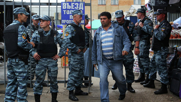 РИА Новости. Մոսկվայում բերման են ենթարկվել առեւտրականներ. չի ասվում արդյո՞ք նաեւ հայերի