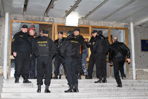Գյումրեցի ոստիկանները շոկի մեջ են. ժամանել են նաև ՀՀ ոստիկանության բարձրաստիճան պաշտոնյաները