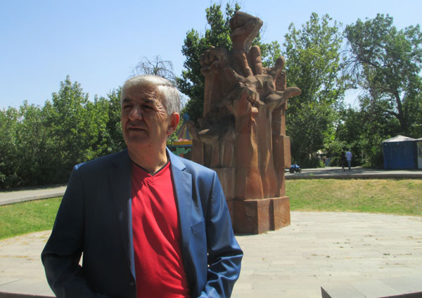 Սուրիկ Խաչատրյանը սեփականաշնորհել է մարզպետարանի ծառայողական բնակարանը