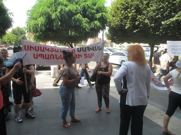 «Սիսակյան 3 շենքը գերեզման կդառնա մինչեւ 2015 թիվը» (Տեսանյութ)