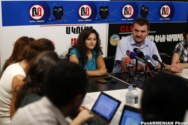 «Գործում է մի ոհմակ, որը տառապում է սեռական անբավարարվածությամբ, հարձակվում, աղջիկներ է լպստում»