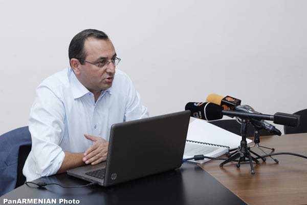 Արծվիկ Մինասյան. «Մենք ընդունում ենք Սերժ Սարգսյանին՝ որպես լեգիտիմ նախագահ»