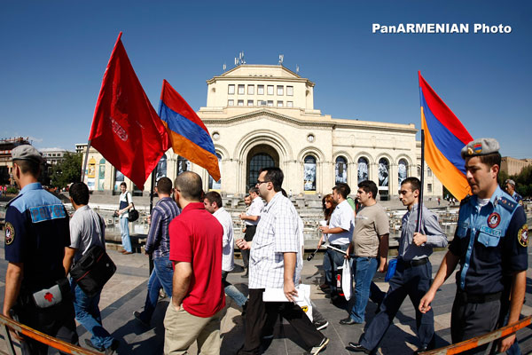 Երթ` Եվրասիական Մաքսային միությանն անդամակցության որոշման դեմ (Ֆոտոշարք)
