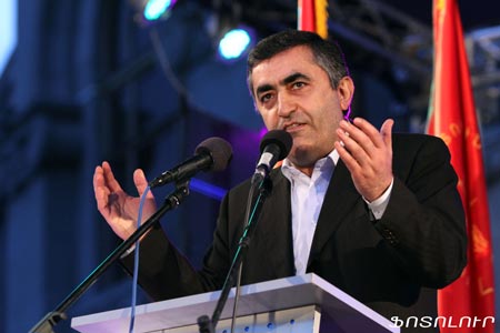 «Պարտավոր ենք ազատվել այս միահեծան իշխանությունից». Արմեն Ռուստամյան