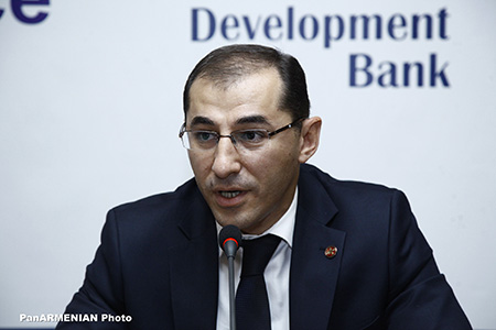 Եթե մտնենք Մաքսային միություն, պետք է հրաժարվենք արտաքին առևտրային քաղաքականության գործիքից. Վարդան Արամյան (մարտ, 2010թ.)