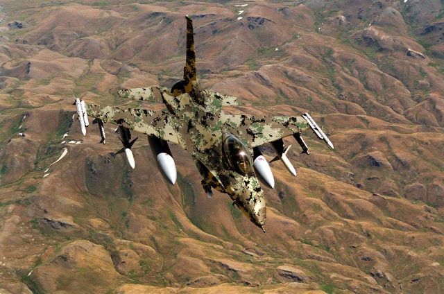 F-16 կործանիչը կարող է թռչել նաեւ առանց օդաչուի (տեսանյութ)