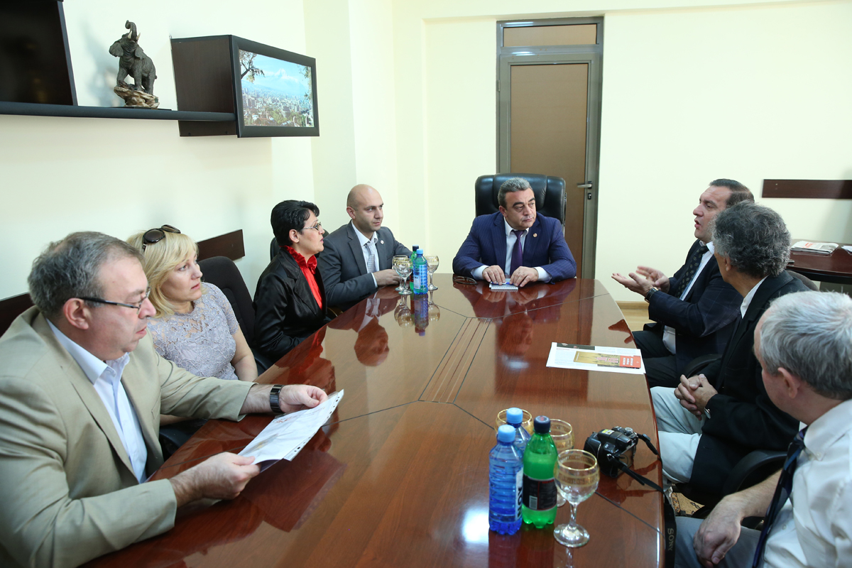 Քննարկվել են Երևանում խուլերի տեղեկատվության փոխանակման դիսպետչերական կենտրոն հիմնելու հեռանկարները