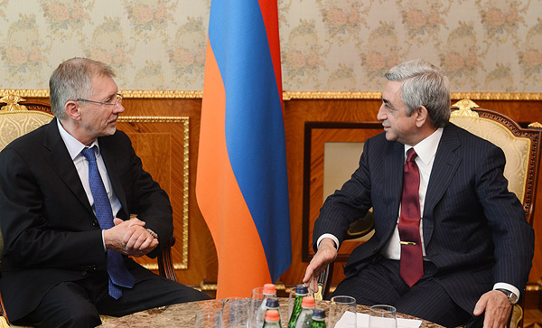 Սերժ Սարգսյանն ընդունել է Լիտվայի խորհրդարանի փոխխոսնակ Գեդիմինաս Կիրկիլասին