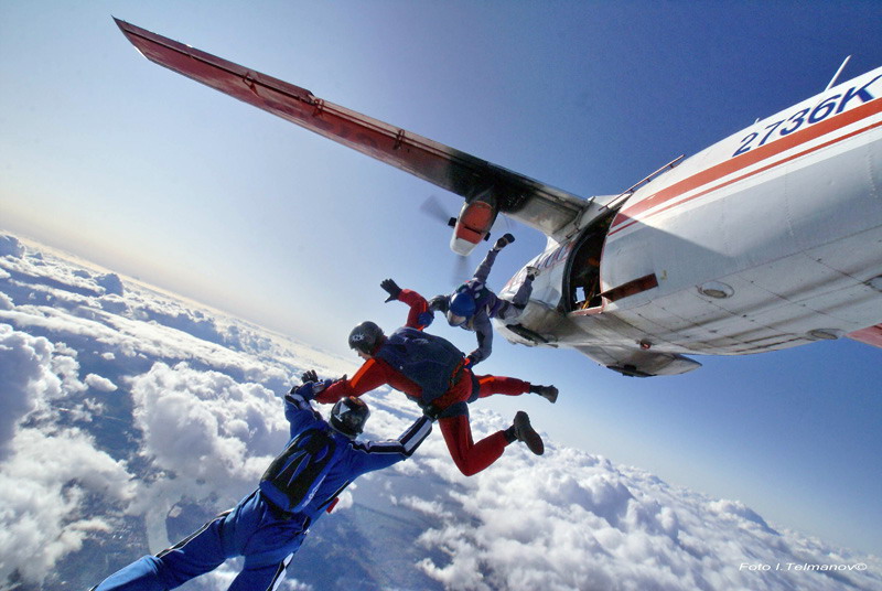 Прыжки с парашютом для начинающих — безопасный способ ощутить преимущества свободного парения