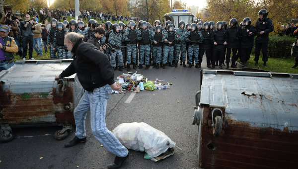 НТВ. Մոսկվայում լարվածությունն աճում է. ոստիկանությունը հանգստացնում է բնակիչներին
