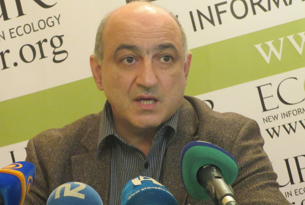 Բորիս Նավասարդյան. «Չենք կարող խոսել իշխանությունների հետ այն մասին, թե ինչպես ենք շարժվում դեպի Մաքսային միություն»