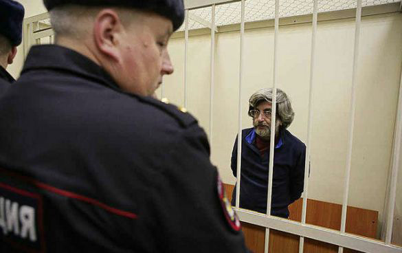 The Moscow Times. «Գրինփիս»-ի հայազգի անդամին գրավի դիմաց ազատ են արձակել