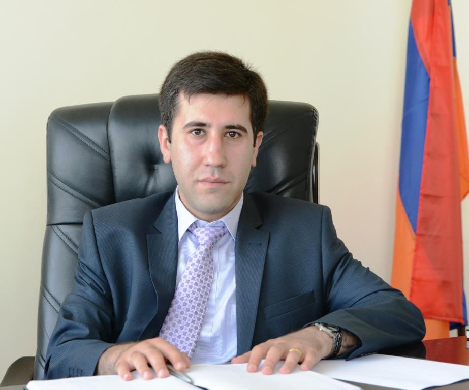 Հավաք անցկացնելու համար հավաքի կազմակերպիչը պարտավոր է առնվազն 7 օր առաջ իրազեկել Ստեփանակերտի քաղաքապետարանին