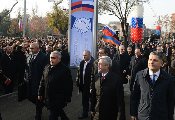 Նախագահը Երևանում ներկա է գտնվել «Միացյալ Խաչ» հուշարձանի բացման արարողությանը