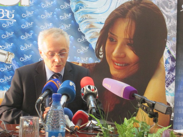 Բաբկեն Պիպոյանը գտնում է, որ գազի սուբսիդավորման գումարները պետք է ուղղել գնաճը մեղմելուն (Տեսանյութ)