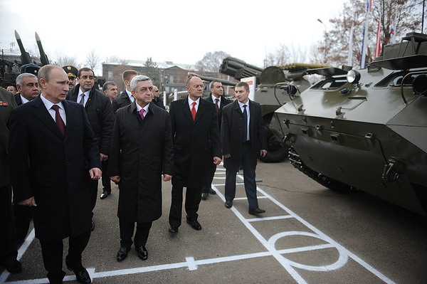 Սերժ Սարգսյանը և Վլադիմիր Պուտինն այցելել են Գյումրիում տեղակայված 102-րդ ռուսական ռազմակայան