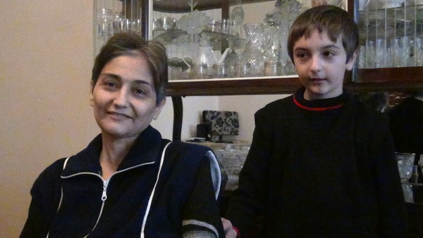 9-ամյա տղան խնդրում է Ձմեռ պապից բուժել իր մայրիկին, մայրն ապավինում է բարեգութ մարդկանց (Տեսանյութ)