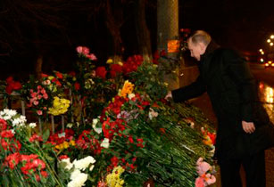 Պուտինն այցելել է ահաբեկչությունների թիրախ դարձած Վոլգոգրադ և ծաղիկներ դրել զոհերի հիշատակին. tert.am