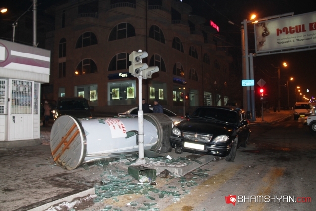«Երևան սիթի»-ի հարևանությամբ վթարի է ենթարկվել Ազգային անվտանգության ծառայության աշխատակիցը․ shamshyan.com